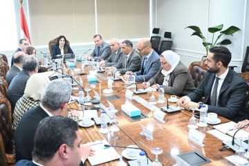 وزيرة الإسكان تبحث إجراءات وآليات طرح وحدات سكنية بنظام الإيجار وزيرة الإسكان تبحث إجراءات وآليات طرح وحدات سكنية بنظام الإيجار