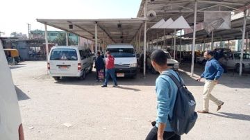 تخصيص أرقام للابلاغ عن مخالفات تطبيق التعريفة الجديدة لركوب السيارت بالجيزة