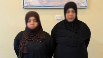 حيلة عند ماكينة الـATM.. الداخلية تضبط سيدتين استبدلتا بطاقة بنكية لمواطن واستولتا على أمواله