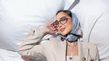 ستايل مميز.. بسمة بوسيل تخطف الأنظار بإطلالة مونوكروم تجمع بين البساطة والرقي شاهد