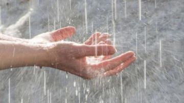 ما يقال عند شدة المطر .. كلمتان و6 سنن نبوية يغفلها الكثيرون