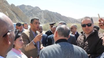 محافظ البحر الأحمر يتفقد طريق قفط القصير ويشدد على رفع كفاءة الطرق والشوارع صور