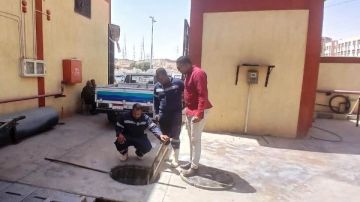 نائب محافظ أسوان يشرف على إصلاح كسر بخط طرد العقاد دون قطع المياه