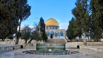 الاحتلال الإسرائيلي يواصل إغلاق المسجد الأقصى لليوم الـ11.. ويمنع التراويح والاعتكاف لأول مرة منذ 1967 الاحتلال الإسرائيلي يواصل إغلاق المسجد الأقصى لليوم الـ11.. ويمنع التراويح والاعتكاف لأول مرة منذ 1967