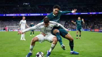 جوارديولا يعلن تشكيل مانشستر سيتي لملاقاة ريال مدريد في دوري أبطال أوروبا.. ومرموش على دكة البدلاء