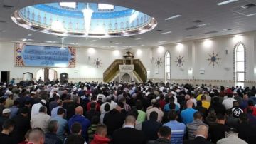 خلال صلاة العيد.. احتجاجات في أكبر مسجد بأستراليا ضد دعم الحكومة لإسرائيل