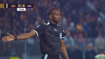 إعلامي: الأهلي يشكو عيسى سي في الكاف إعلامي: الأهلي يشكو عيسى سي في الكاف