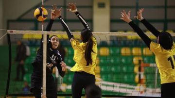 الأهلي يهزم المقاولون العرب ويضرب موعدا مع الزمالك في نهائي كأس مصر للكرة الطائرة آنسات