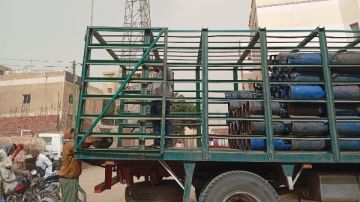 توزيع 950 أسطوانة بوتاجاز إضافية بقريتي أتريس وأبو غالب بالجيزة