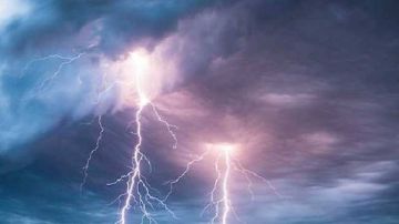 حبات برد وأمطار غزيرة .. تحذير من الأرصاد بشأن طقس الساعات المقبلة