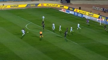 فرص ضائعة بالجملة.. شوط أول سلبي بين بيراميدز والزمالك بالدوري
