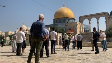 مجلس حكماء المسلمين يدين إغلاق الاحتلال أبواب المسجد الأقصى في رمضان مجلس حكماء المسلمين يدين إغلاق الاحتلال أبواب المسجد الأقصى في رمضان