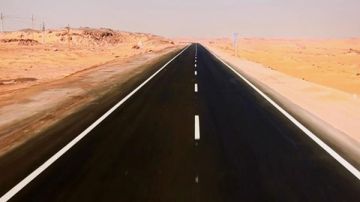 محافظ أسوان: وزير النقل يوافق على صيانة ورفع كفاءة طريق توشكى أبو سمبل