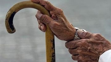 إعفاء جزئى لكبار السن من تكلفة استخدام وسائل النقل العام المملوكة للدولة