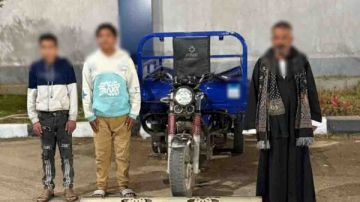 القبض على المتهمين بسرقة لافتة إعلانية في الشرقية