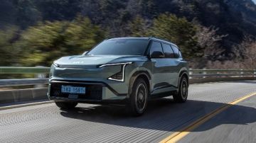 بلمسات عصرية.. ماذا تقدم كيا EV5 GT الكهربائية الجديدة؟