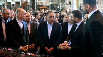 رئيس الوزراء يتفقد مكونات سوق العبور لتجارة الجملة وقطاعاتها المختلفة