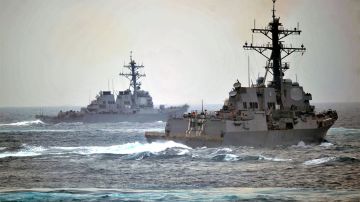 إيران: مـ.قتل 104 من عسكرييها في استهداف أمريكي للمدمرة دنا إيران: مـ.قتل 104 من عسكرييها في استهداف أمريكي للمدمرة دنا