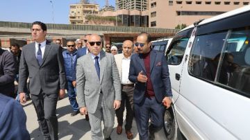 بعد زيادة أسعار البنزين.. محافظ القاهرة يتفقد عددا من مواقف النقل العام بعد زيادة أسعار البنزين.. محافظ القاهرة يتفقد عددا من مواقف النقل العام