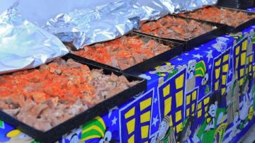 روماني وبيشوي.. قبطيان يقيمان مائدة الرحمن بالأقصر لإفطار الصائمين.. صور روماني وبيشوي.. قبطيان يقيمان مائدة الرحمن بالأقصر لإفطار الصائمين.. صور