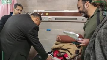 طفل مات.. محافظ الشرقية يزور طلاب مدرسة صن رايز المصابين بحادث تصادم