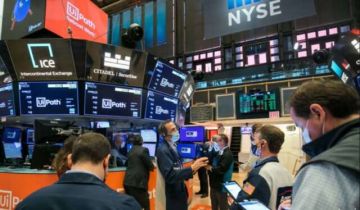 مؤشرات وول ستريت تفتح على تراجع مؤشرات وول ستريت تفتح على تراجع