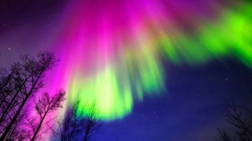 مارس يضيء السماء.. موسم استثنائي لمشاهدة الشفق القطبي في 2026