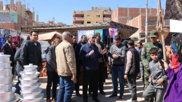 محافظ الإسماعيلية يوجه بتطوير سوق الثلاثاء العشوائي بقرية نفيشة