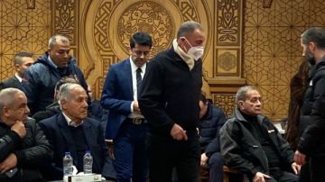 الخطيب وسيد عبد الحفيظ في عزاء شقيق خالد مرتجي أمين صندوق الأهلي