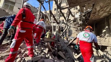 الهلال الأحمر الإيراني: تضرر 77 مركزا طبيا و65 مركزا تعليميا