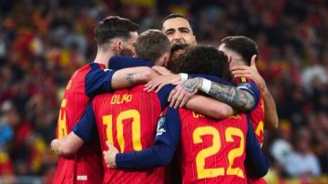 اهتمام الصحف الإسبانية بمواجهة مصر : اختبار نهائي لمنتخب لا روخا قبل المونديال اهتمام الصحف الإسبانية بمواجهة مصر : اختبار نهائي لمنتخب لا روخا قبل المونديال