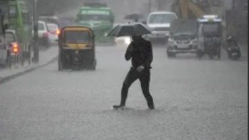 تقلبات جوية حادة تبدأ الثلاثاء.. إليك خريطة الأمطار الغزيرة والسيول تقلبات جوية حادة تبدأ الثلاثاء.. إليك خريطة الأمطار الغزيرة والسيول