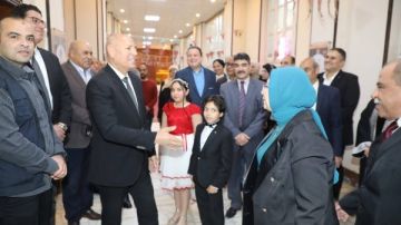 محافظ القاهرة يشارك العاملين بالمحافظة حفل إفطارهم السنوى