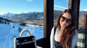 أسما إبراهيم تخطف الأنظار بإطلالة شتوية أنيقة وسط الطبيعة الخلابة.. صور