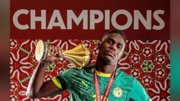 تعليق ساخر لـ موسى نياكاتي لاعب السنغال بعد قرار سحب كأس الأمم الأفريقية