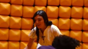 رزان جمال تدخل في حالة صراخ بعد اكتشاف مقلب رامز ليفل الوحش رزان جمال تدخل في حالة صراخ بعد اكتشاف مقلب رامز ليفل الوحش