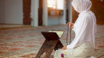 فضل قضاء حوائج الناس.. إعلامية توضح مكانته في الإسلام