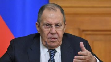 لافروف: تصريحات ماكرون النووية تؤكد رفض باريس المشاركة في مفاوضات الحد من التسلح
