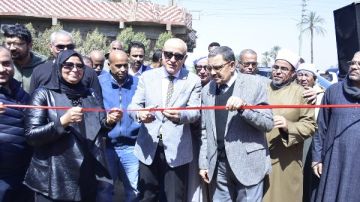 محافظ الأقصر يفتتح مشروع الصرف الصحي بقرية العشي بتكلفة 60 مليون جنيه.. صور