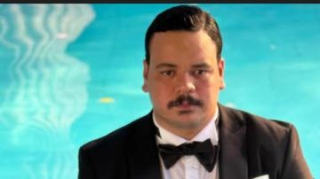 مصطفى غريب يعلن انتهاء تصوير هي كيميا ويوجه رسالة للجمهور مصطفى غريب يعلن انتهاء تصوير هي كيميا ويوجه رسالة للجمهور