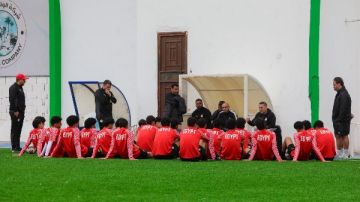 منتخب الناشئين يؤدي تدريبه تحت الأمطار استعدادا لمواجهة ليبيا منتخب الناشئين يؤدي تدريبه تحت الأمطار استعدادا لمواجهة ليبيا