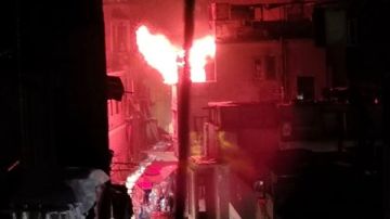 الحماية المدنية تسيطر على حريق أعلى سطح عقار في الأزبكية دون إصابات