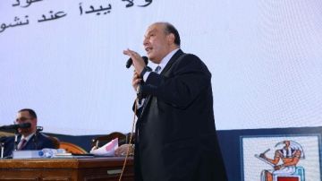 خبير قانوني يحذر من النقل الحرفي للبنود النمطية في عقود البترول والغاز خبير قانوني يحذر من النقل الحرفي للبنود النمطية في عقود البترول والغاز