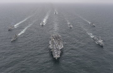 قائد عسكري مصري سابق: الحشد العسكري الأمريكي ليس موجها لإيران فقط