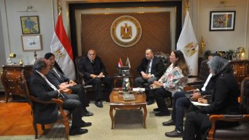 قنصوة ومجدي يعقوب يناقشان تعزيز التعاون المشترك لدعم الرعاية الصحية في مصر وإفريقيا