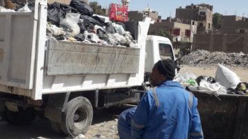 للارتقاء بالنظافة العامة.. رفع 243 طن مخلفات في قنا ونجع حمادي وقفط للارتقاء بالنظافة العامة.. رفع 243 طن مخلفات في قنا ونجع حمادي وقفط