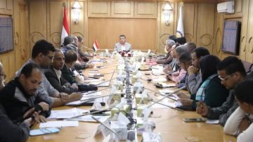 محافظ قنا يستعرض معدل الإنجاز بملف المتغيرات المكانية