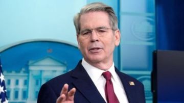 مفاجأة مدوية.. وزير الخزانة الأمريكي يعتزم رفع العقوبات عن نفط إيران رغم الحرب