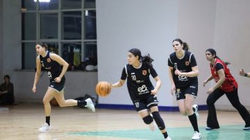 الأهلي يتاهل إلى نصف نهائي دوري سيدات كرة السلة بالفوز على البنك الأهلي 88-77 الأهلي يتاهل إلى نصف نهائي دوري سيدات كرة السلة بالفوز على البنك الأهلي 88-77