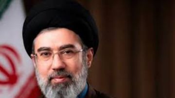 المرشد الإيراني: لا نستهدف سوى القواعد الأمريكية في المنطقة